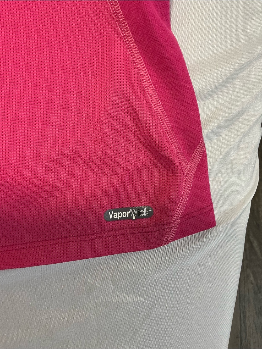 The North Face Women's Bright Pink Short Sleeve Performance Tee size XL - Picture 6 of 6